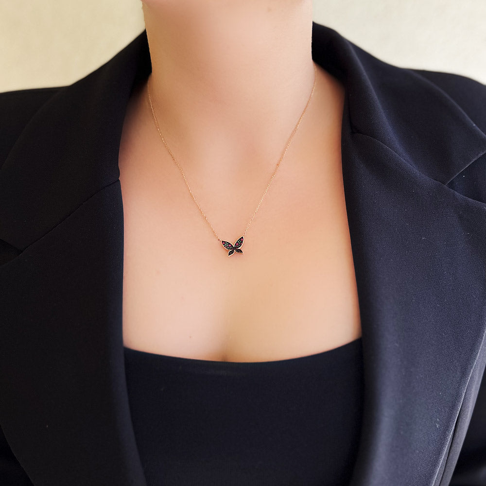 Roberto Bravo Renkli Taşlı Kelebek Kolye – Kokulu Mücevher Since 1932